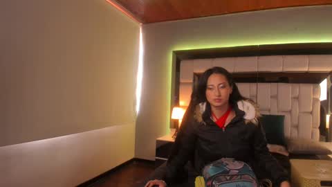 Snapshot of violetskinny chatting on January 2025 07:18:01 PM violetskinny online show from January 2025 07:18:01 PM