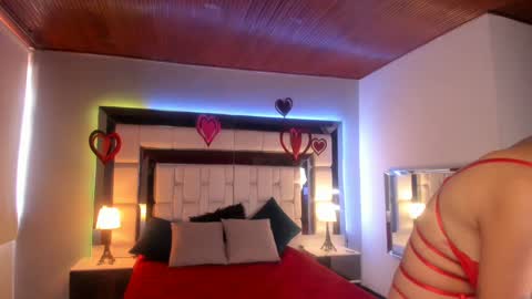 Snapshot of violetskinny chatting on February 2025 06:19:01 PM violetskinny online show from February 2025 06:19:01 PM