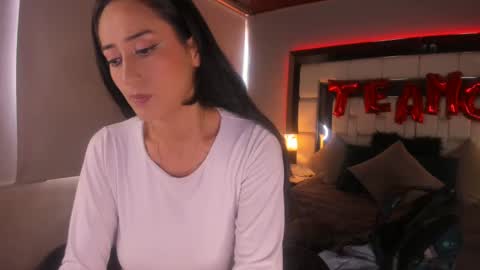 Snapshot of violetskinny chatting on March 2025 06:30:01 PM violetskinny online show from March 2025 06:30:01 PM