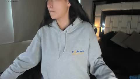 Snapshot of violetskinny chatting on September 2025 06:53:02 PM violetskinny online show from September 2025 06:53:02 PM