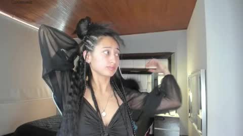 Snapshot of violetskinny chatting on October 2025 09:34:01 PM violetskinny online show from October 2025 09:34:01 PM