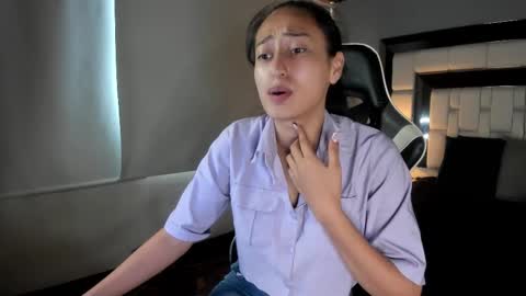 Snapshot of violetskinny chatting on October 2025 06:41:02 PM violetskinny online show from October 2025 06:41:02 PM