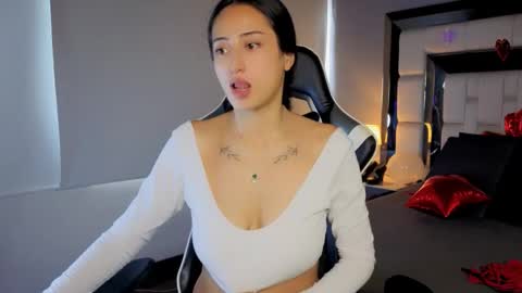 Snapshot of violetskinny chatting on February 2026 08:16:01 PM violetskinny online show from February 2026 08:16:01 PM