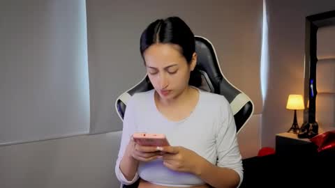 Snapshot of violetskinny chatting on February 2026 07:11:01 PM violetskinny online show from February 2026 07:11:01 PM