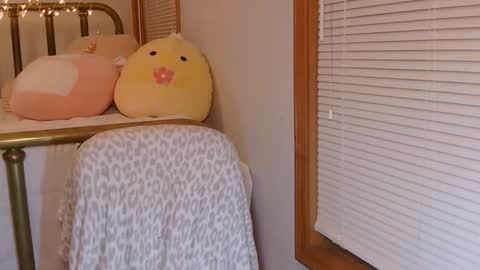 Violet Skye online show from February 2026 12:27:02 AM