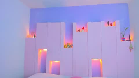 violetsmith online show from December 2024 02:08:02 AM