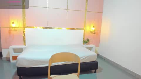 violetsmith online show from February 2025 03:21:02 AM