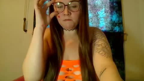 VioletSunflower online show from May 2026 10:25:01 PM