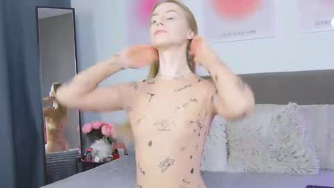 VioletSwone online show from November 2025 06:34:01 AM