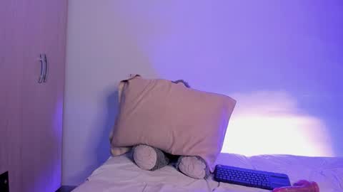 Snapshot of violett2006 chatting on February 2026 06:26:02 PM violeta online show from February 2026 06:26:02 PM