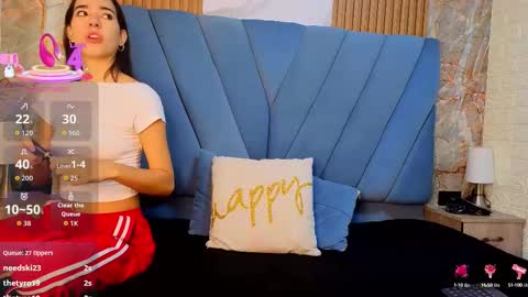 Snapshot of violett__golden chatting on September 2025 11:15:01 AM ViolettGolden online show from September 2025 11:15:01 AM