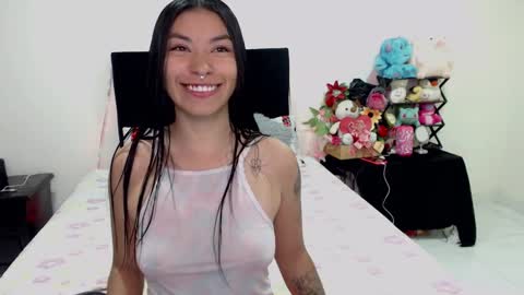Snapshot of violett_flowers chatting on February 2025 07:14:02 PM violeta  online show from February 2025 07:14:02 PM