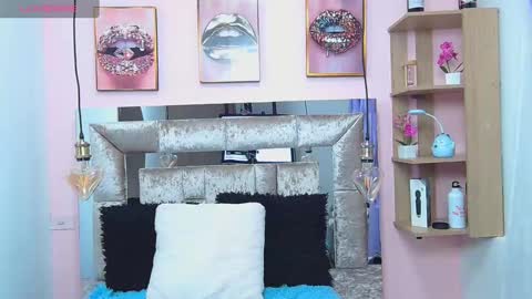 Violeta froz online show from February 2025 04:35:02 PM