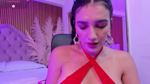Snapshot of violett_hott_ chatting on February 2026 01:29:02 PM violett_hott_ online show from February 2026 01:29:02 PM
