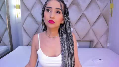 Violett  online show from January 2026 08:01:01 PM