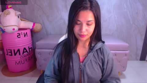 Violetta  online show from December 2025 03:34:01 AM