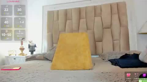 Princess Violet Valerious Follow me IGX violetvalerious online show from February 2026 03:46:01 PM