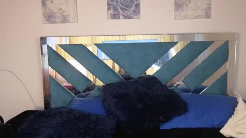 violettabloom1_ online show from October 2025 01:31:02 PM