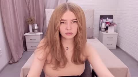 Snapshot of violettaotis chatting on December 2024 11:33:01 AM ViolettaOtis online show from December 2024 11:33:01 AM