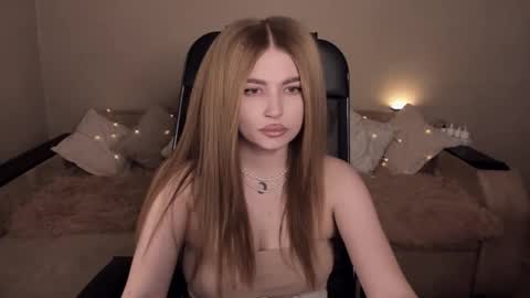 Snapshot of violettaotis chatting on February 2025 03:41:02 PM ViolettaOtis online show from February 2025 03:41:02 PM