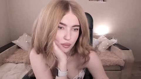 Snapshot of violettaotis chatting on February 2025 10:17:02 AM ViolettaOtis online show from February 2025 10:17:02 AM
