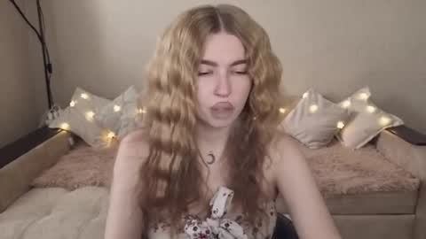 Snapshot of violettaotis chatting on September 2025 12:05:02 PM ViolettaOtis online show from September 2025 12:05:02 PM