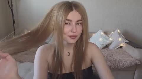 Snapshot of violettaotis chatting on September 2025 12:07:01 PM ViolettaOtis online show from September 2025 12:07:01 PM