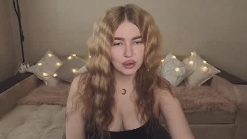 Snapshot of violettaotis chatting on September 2025 11:13:02 AM ViolettaOtis online show from September 2025 11:13:02 AM