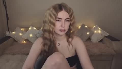 Snapshot of violettaotis chatting on September 2025 01:49:01 PM ViolettaOtis online show from September 2025 01:49:01 PM