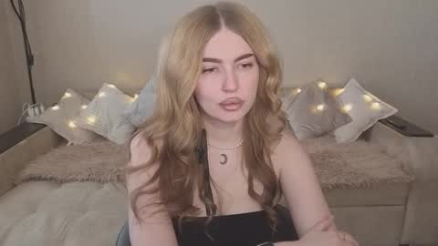 Snapshot of violettaotis chatting on October 2025 11:30:01 AM ViolettaOtis online show from October 2025 11:30:01 AM
