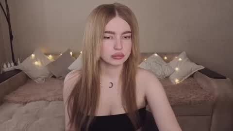 Snapshot of violettaotis chatting on June 2026 01:13:01 PM ViolettaOtis online show from June 2026 01:13:01 PM