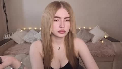 Snapshot of violettaotis chatting on June 2026 11:21:01 AM ViolettaOtis online show from June 2026 11:21:01 AM