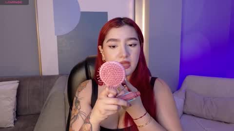 Violett Castel online show from November 2025 07:12:01 PM