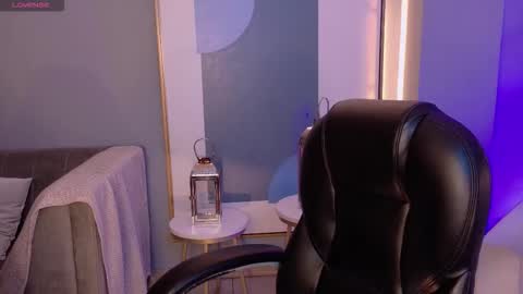 Violett Castel online show from November 2025 07:13:01 PM