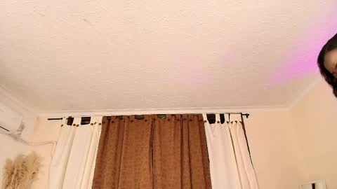 Violett online show from April 2026 05:01:02 AM