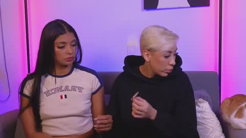 Violet online show from December 2024 04:00:02 AM