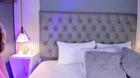 VioletthaRous online show from February 2026 10:44:01 PM