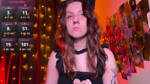 Snapshot of violettmo0n chatting on February 2026 09:44:01 PM Next stream 1522026 400 GMT 3 online show from February 2026 09:44:01 PM