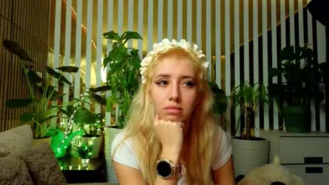 Violetta online show from December 2025 10:59:02 PM