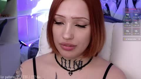 Snapshot of violetvio1ator chatting on May 2026 04:01:02 PM Dommy mommy online show from May 2026 04:01:02 PM