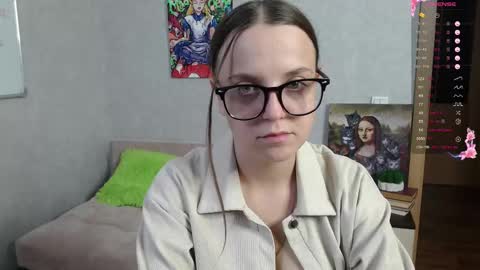 Violet online show from September 2025 06:57:02 PM