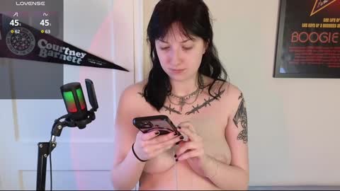 Snapshot of violetwinter666 chatting on December 2024 06:50:01 PM Violet Winter  indie sleaze goth girl next door online show from December 2024 06:50:01 PM