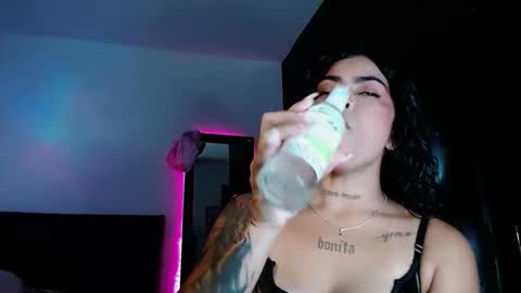  Violet  online show from November 2025 04:33:02 AM