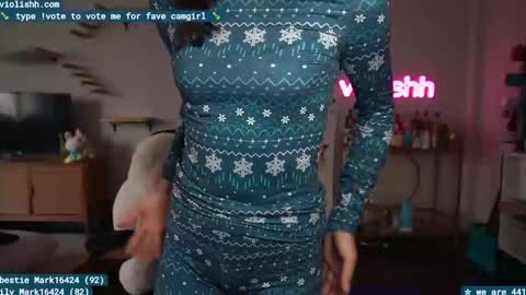 Snapshot of violishh chatting on January 2025 06:43:01 PM follow me on twitter violishh and ig violishh  online show from January 2025 06:43:01 PM