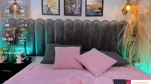 Snapshot of viollet_xoxo chatting on October 2025 10:39:01 PM VIOLLET online show from October 2025 10:39:01 PM