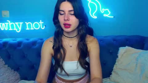 viollinalv online show from November 2025 05:39:02 AM