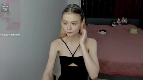 viraglow online show from December 2025 10:52:01 PM