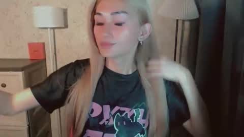 Pearl online show from November 2025 04:35:02 AM