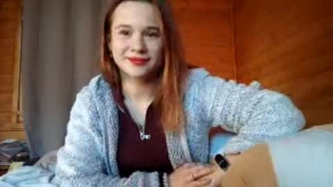 Mia online show from October 2025 12:46:01 PM