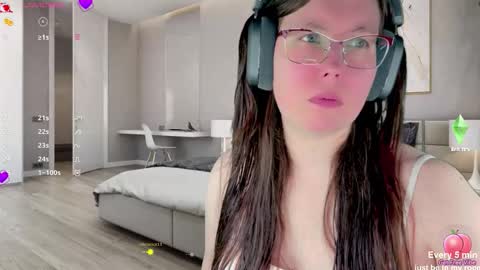 Victoria Romans online show from March 2026 08:33:01 PM